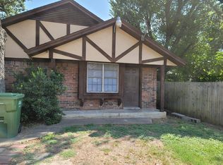 720 N Main St, Springtown, TX 76082