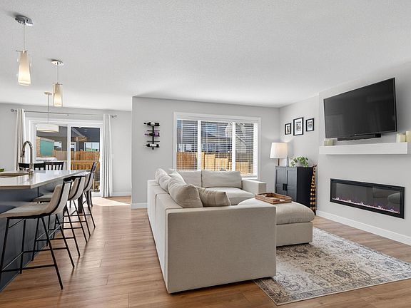 2nd image of 77 Penn Pl