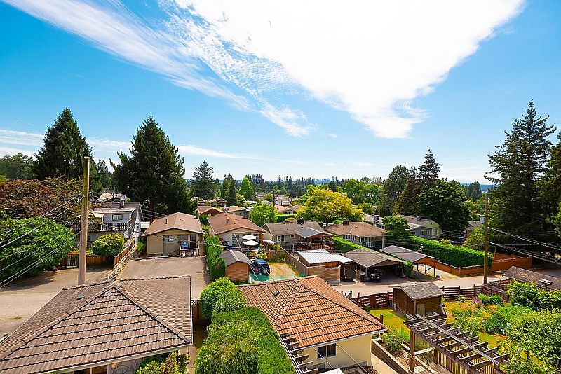 North Vancouver House for rent - 4 Bedrooms — photo 23