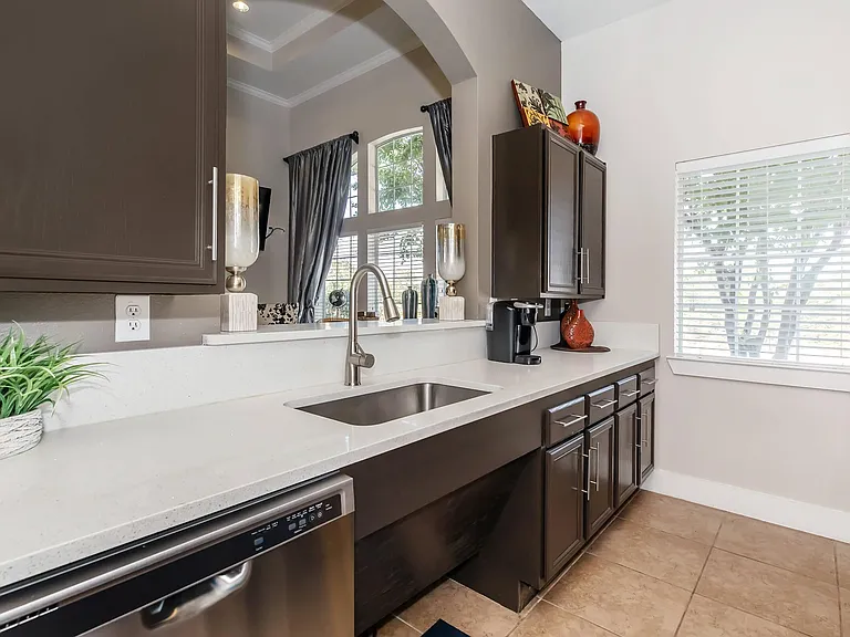 Estate Villas at Krum Apartments — Photo 38