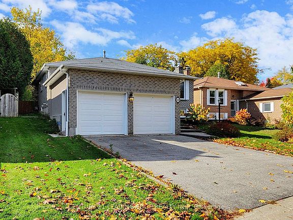 2nd image of 28 Stonehill Blvd
