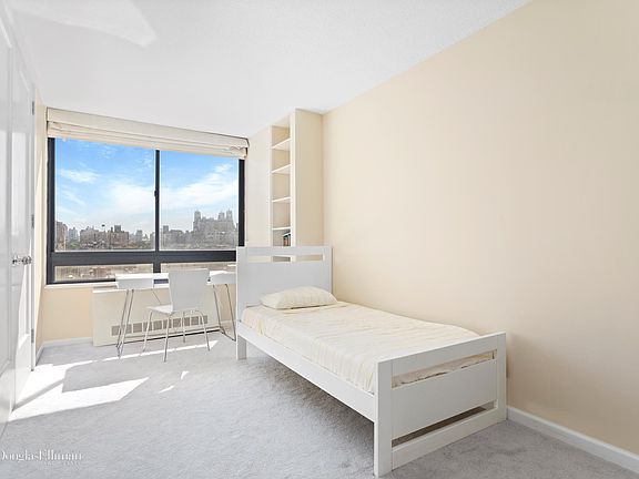 5th image of 225 W 83rd St APT 15E