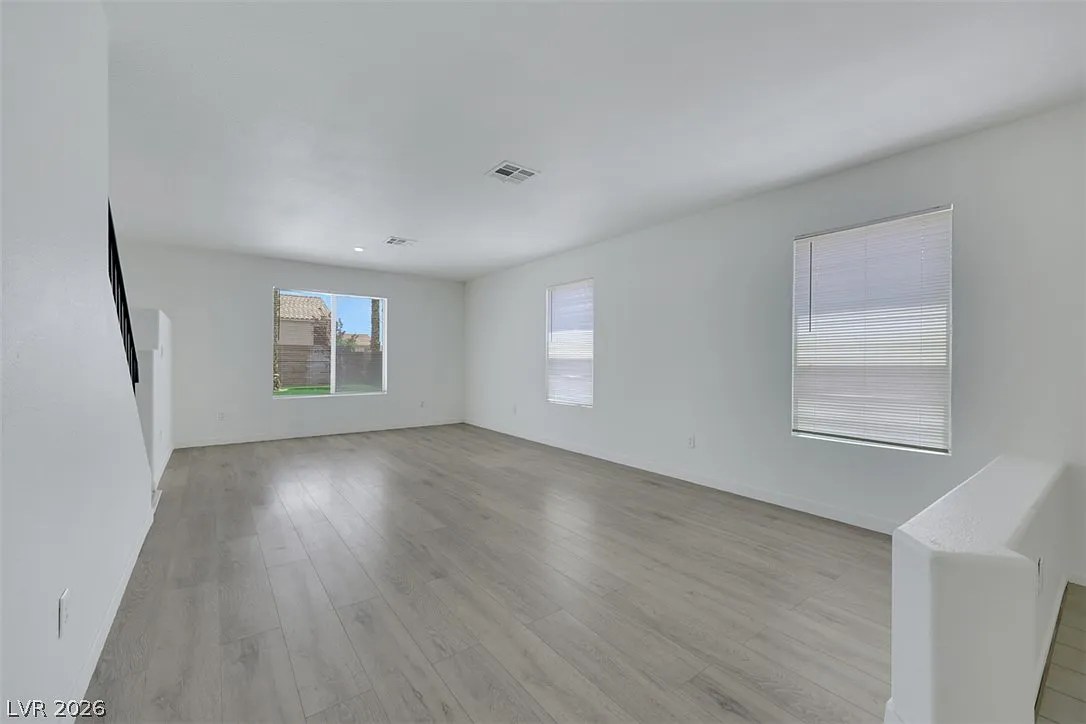 4 bed, 2.5 bath, 1735 sqft, $2,695 — Photo 4