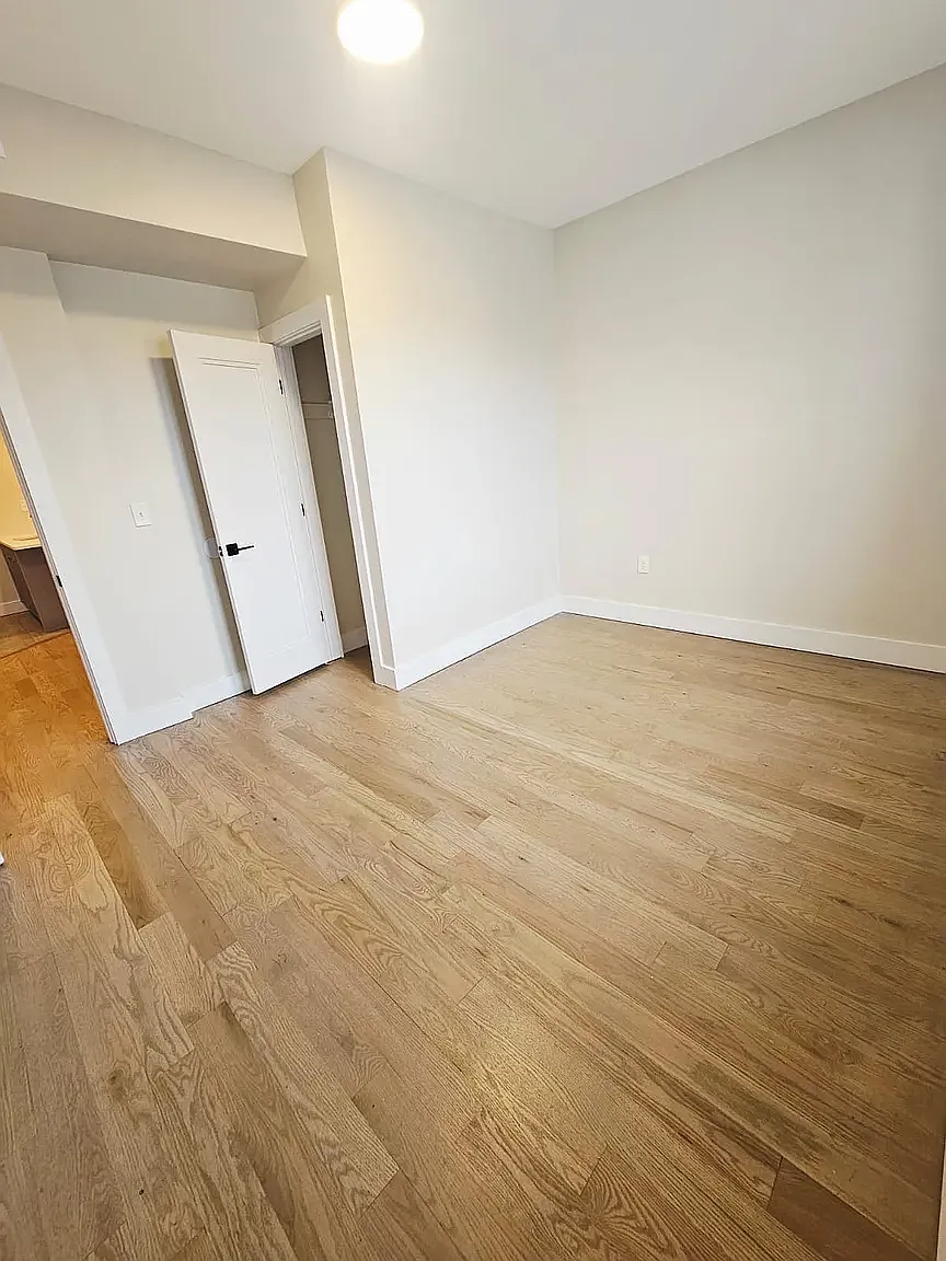 3 bed, 1000 sqft, $2,799 — Photo 4
