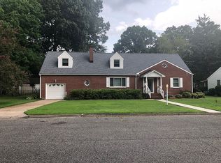 49 Green Oaks Rd, Newport News, VA 23601