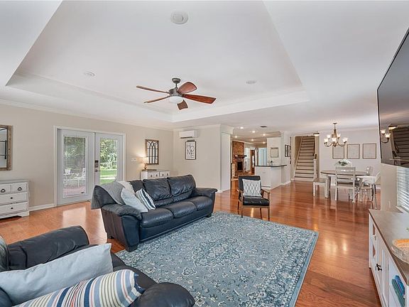 3rd image of 4435 MOUNT VIEW DR