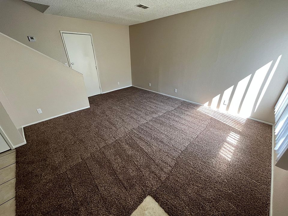 1st image of 3160 Vineland Ave