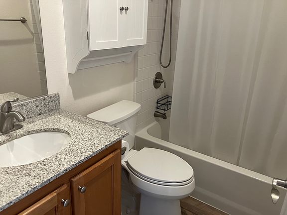 4th image of 880 Montecito Dr