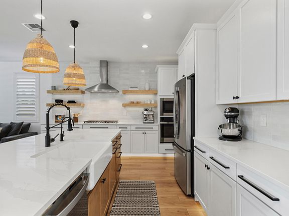 5th image of 7512 W ODEUM Lane