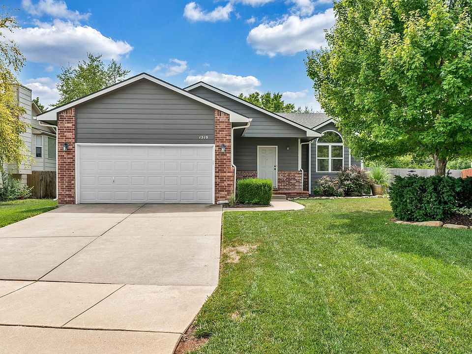 1st image of 1519 W Basswood Dr