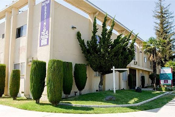 2nd image of 7041 Coldwater Canyon Ave APT 6