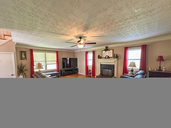 3rd image of 135 Henry Fork Rd