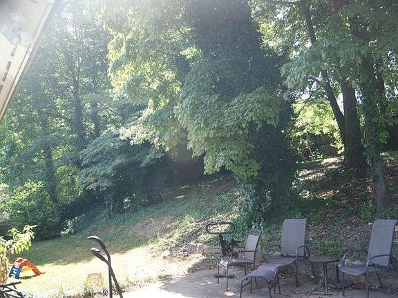 3rd image of 2052 Dundee Dr SE