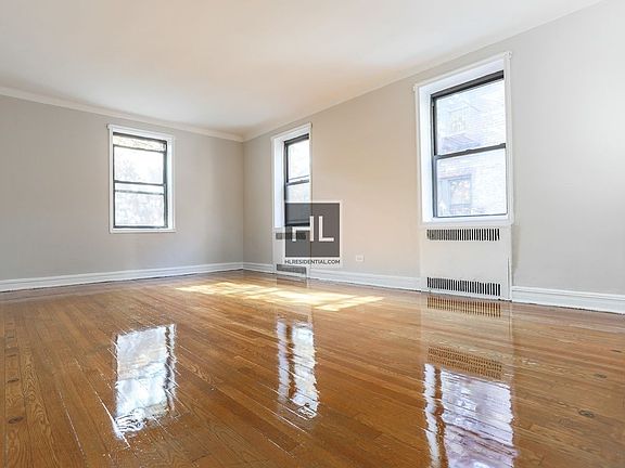 3rd image of 8449 Elmhurst Ave APT 5D