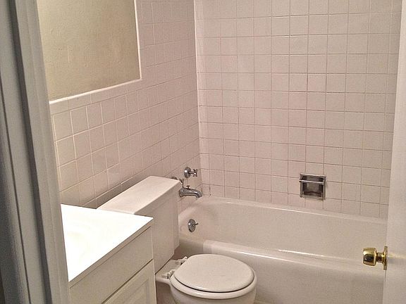 5th image of 7203 Sarah St APT 10