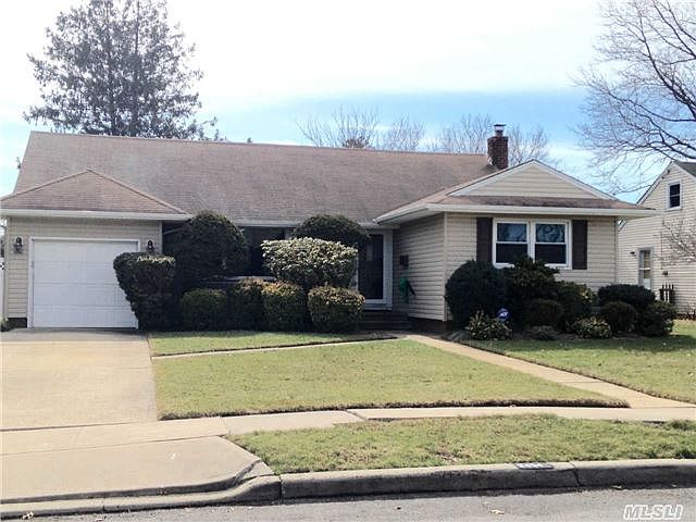 1st image of 3454 Hawthorne Dr N