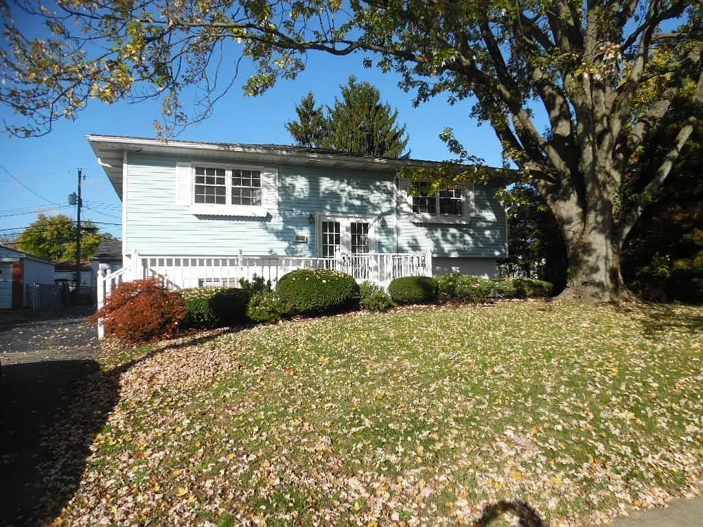3587 Hoover Rd photo 1