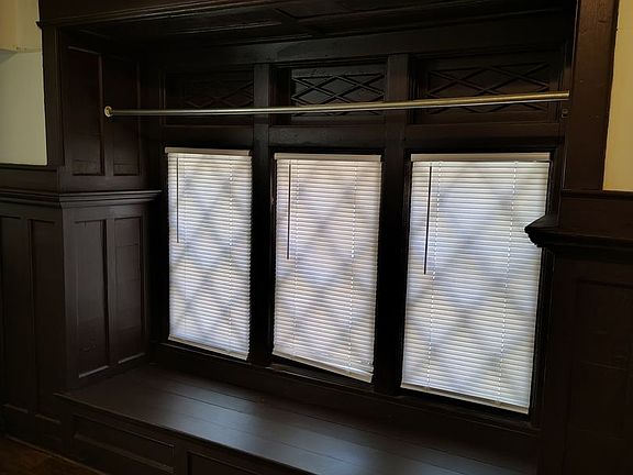 2nd image of 2460 W Kilbourn Ave #1