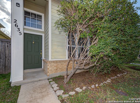 2nd image of 2635 Crown Holw