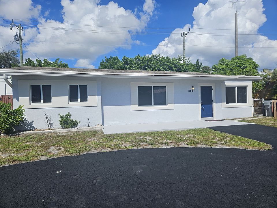 1st image of 2551 NE 7th Ter