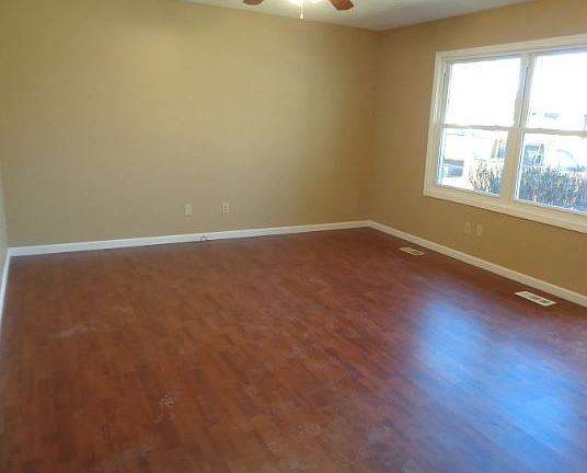 5th image of 10810 N 137th St