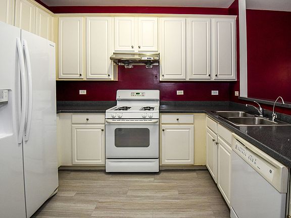 4th image of 104 Neutrenton Ave
