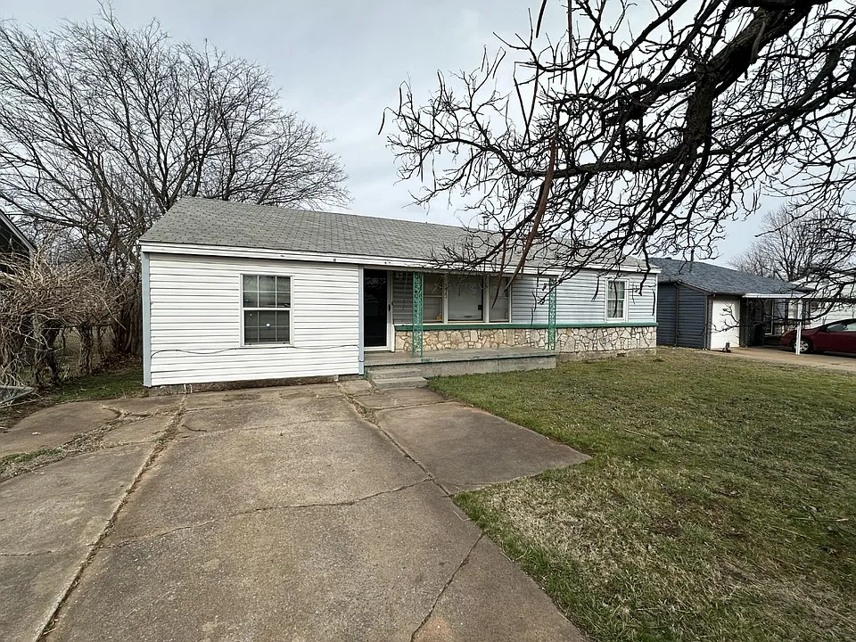 3813 SE 27th St