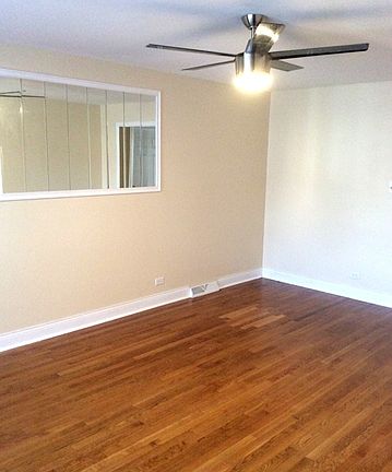 3rd image of 324 Madison Ave