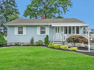 29 Market St, Edison, NJ 08817