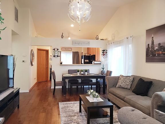5th image of 2435 Mayfield Dr