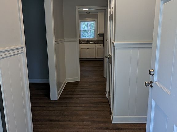 3rd image of 319 Rhynewood Dr