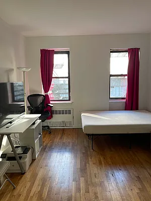 Rented by Eric Goodman Realty Corp | media 15