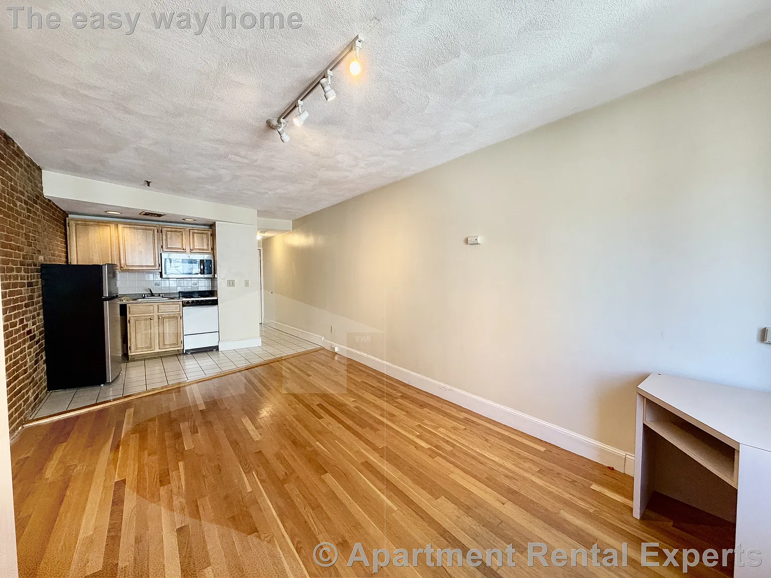 Studio, $2,100 — Photo 2