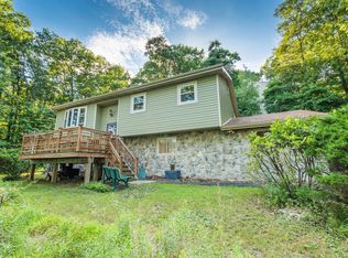 35 Brunswick Dr, Mount Pocono, PA