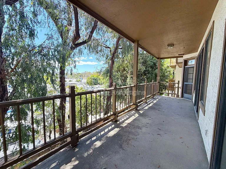 2559 Plaza Del Amo #205 — Photo 8