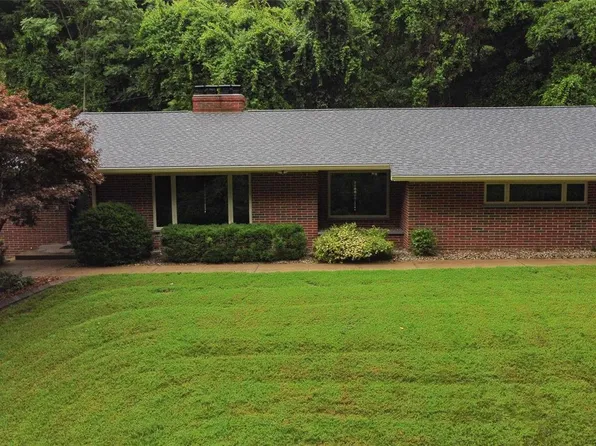 3 Sylvania Dr, Belleville, IL 62223