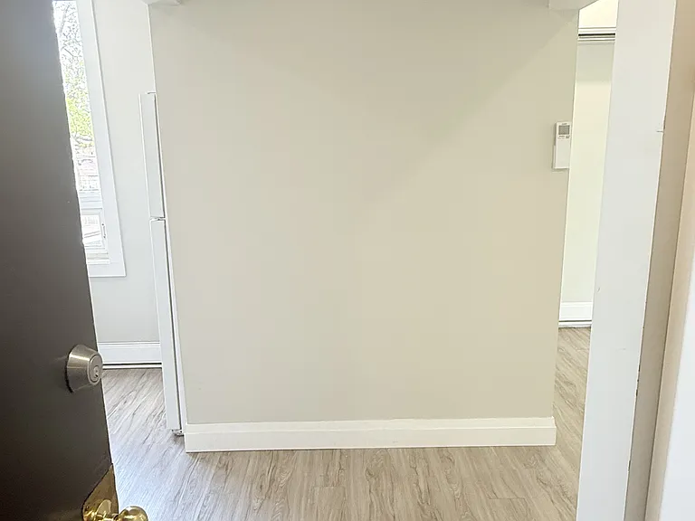1495 Gladstone Ave #302 — Photo 2