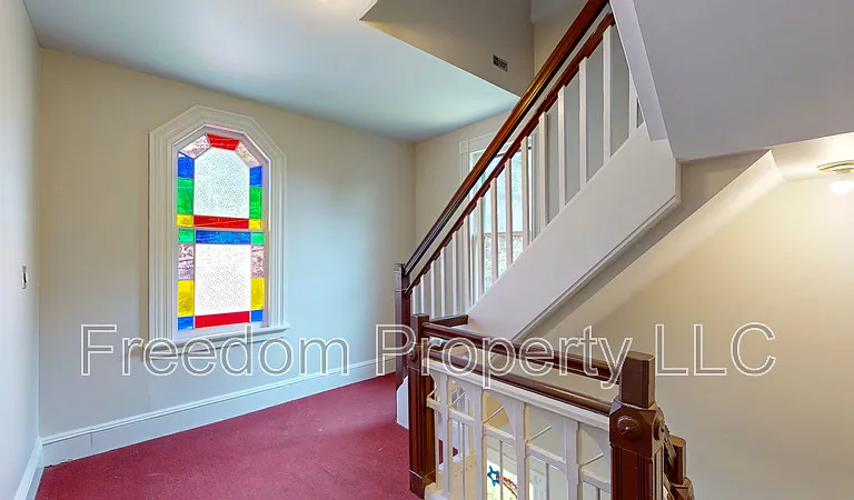 242 N Main St — Photo 24