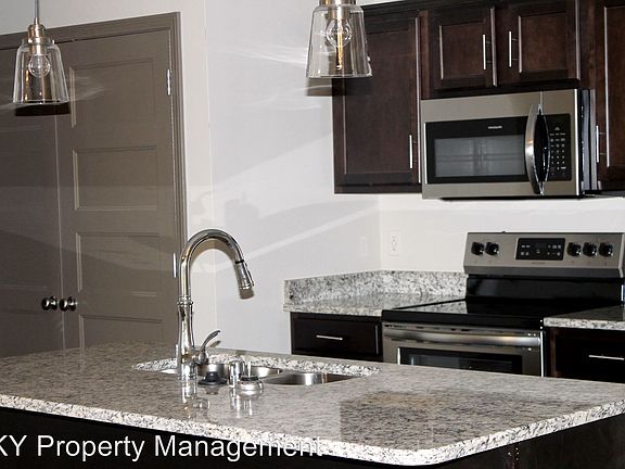 3rd image of 556 Emmett Ave APT 29