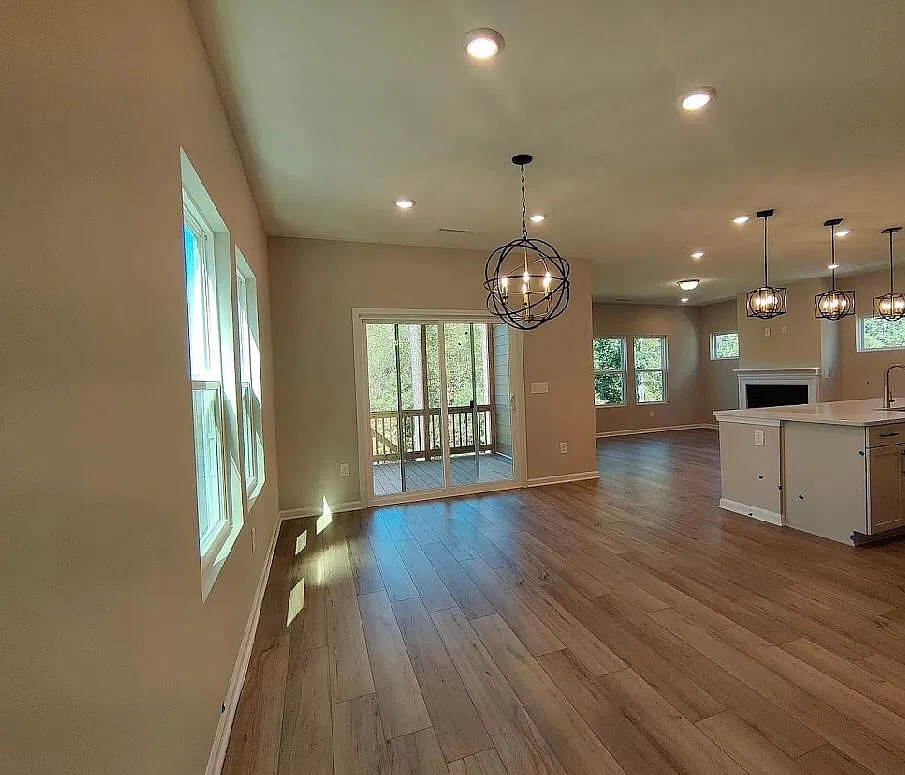 5 bed, 3.5 bath, 3067 sqft, $2,950 — Photo 3