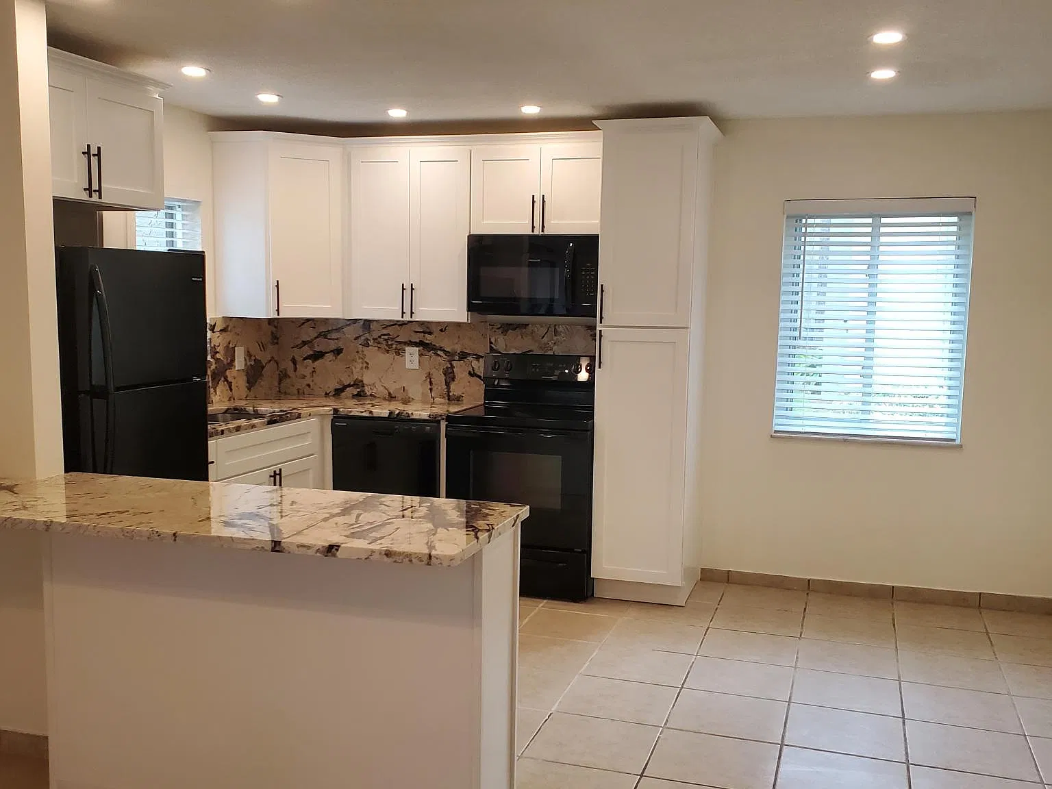 154 Springwood Cr — Photo 1