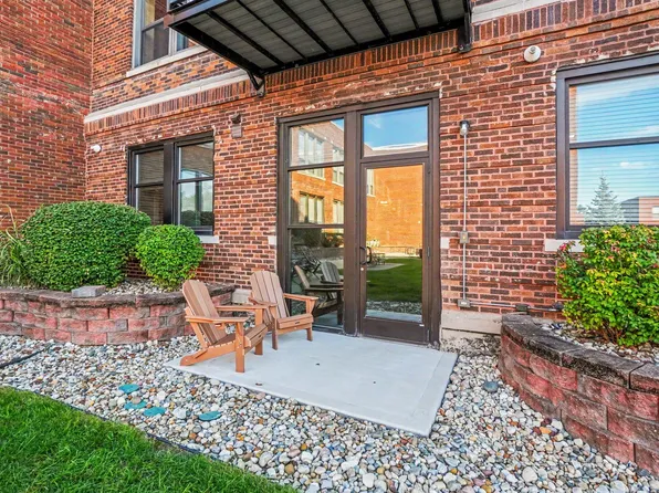 460 Broadway St APT 103, South Haven, MI 49090