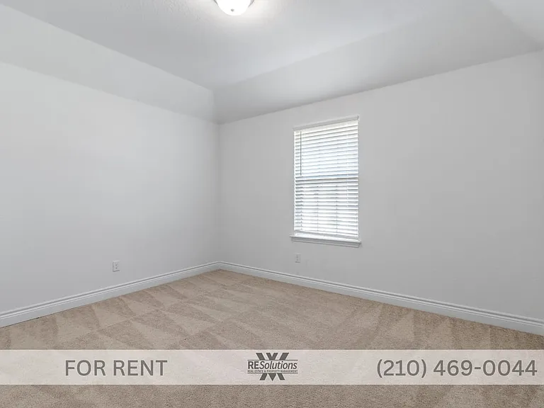 11427 Anselmo — Photo 17