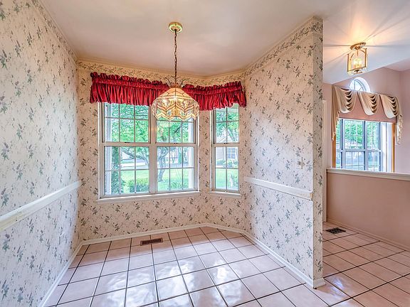 5th image of 371 Ashford Cir Unit 1