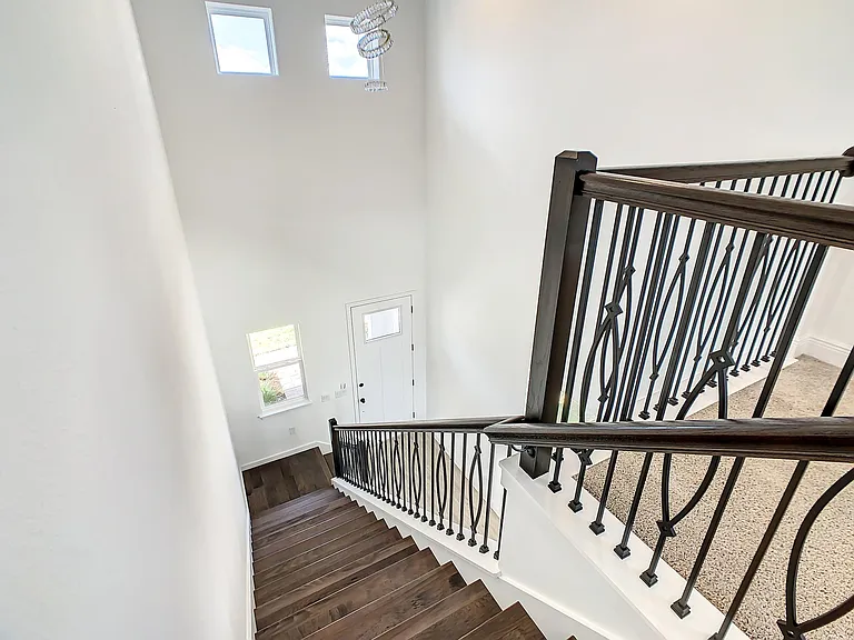 15707 Vetta Dr — Photo 20