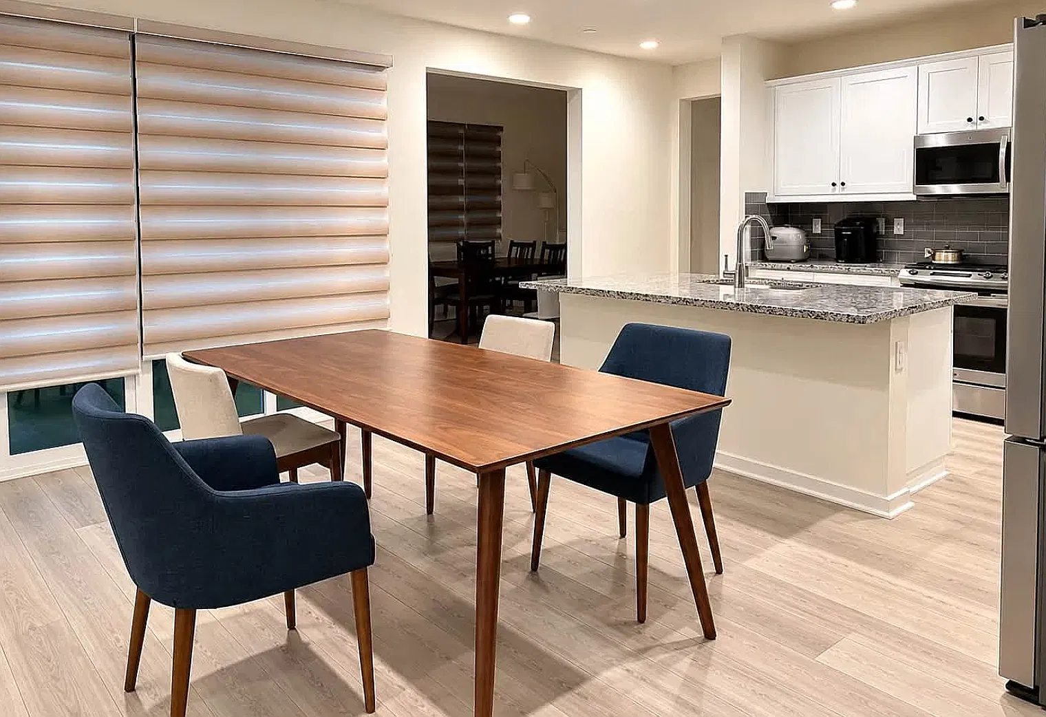 1 bed, 2700 sqft, $1,200 — Photo 4