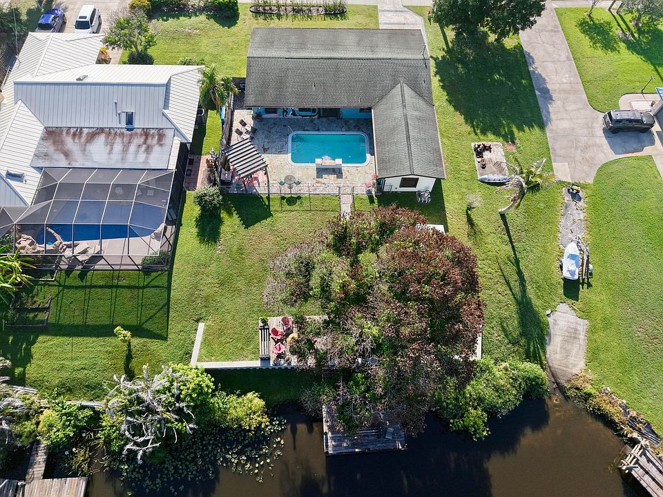 1st image of 220 Riomar Drive