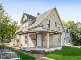 3008 West St, Ames, IA 50014