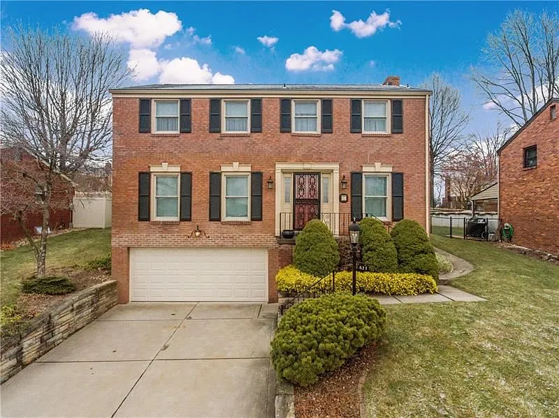 477 Nantucket Dr photo 1