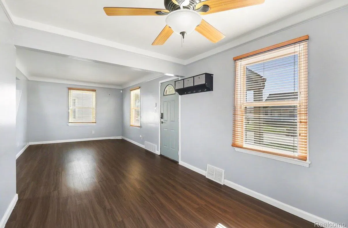 3 bed, 2.5 bath, 1904 sqft, $2,250 — Photo 4
